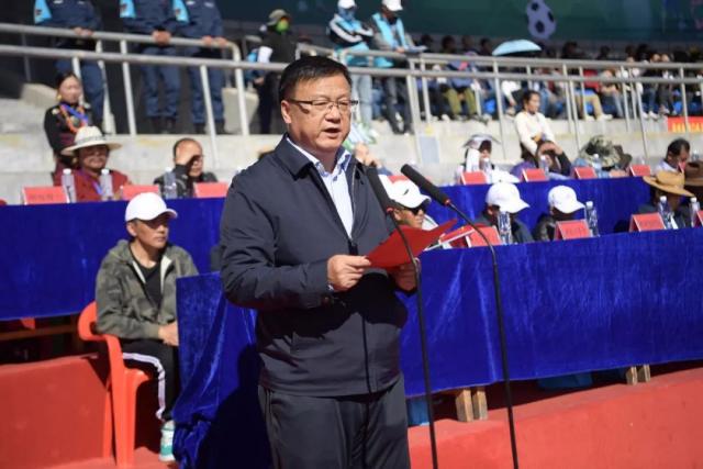 杨健：文班拿球队友有时不太会打 责任心可降低些 别老想生吞对手